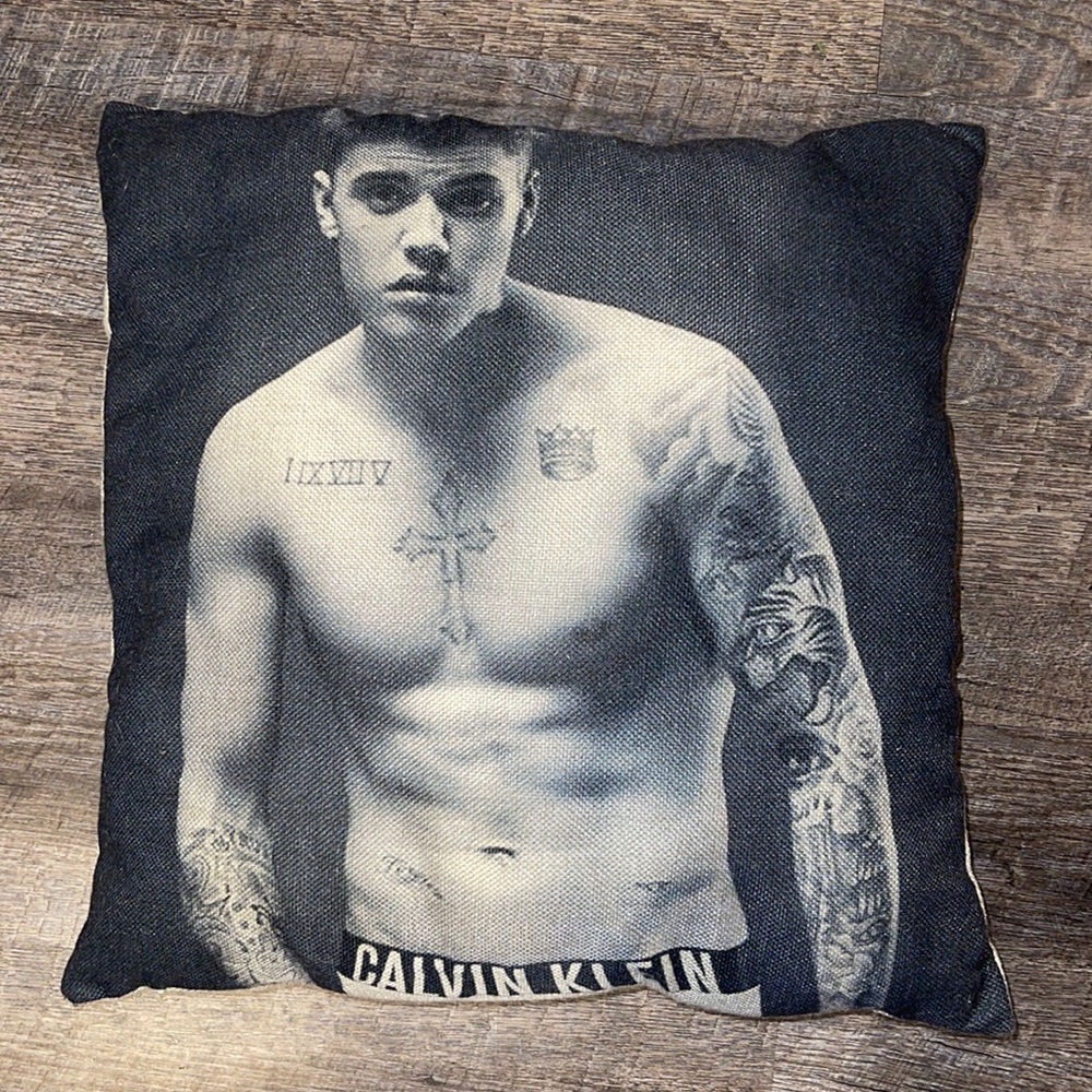 Justin Bieber Throw pillow